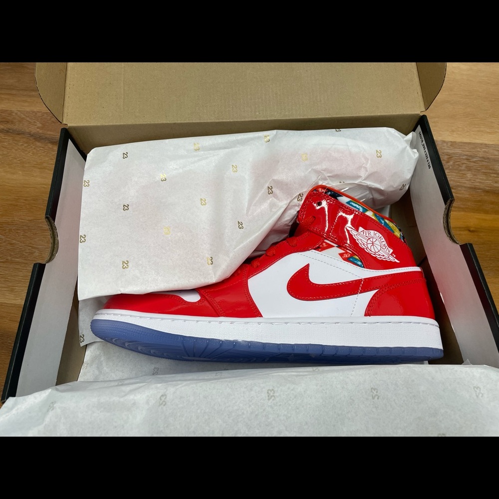 Jordan AJ1 Mid SE - Picture 5 of 8
